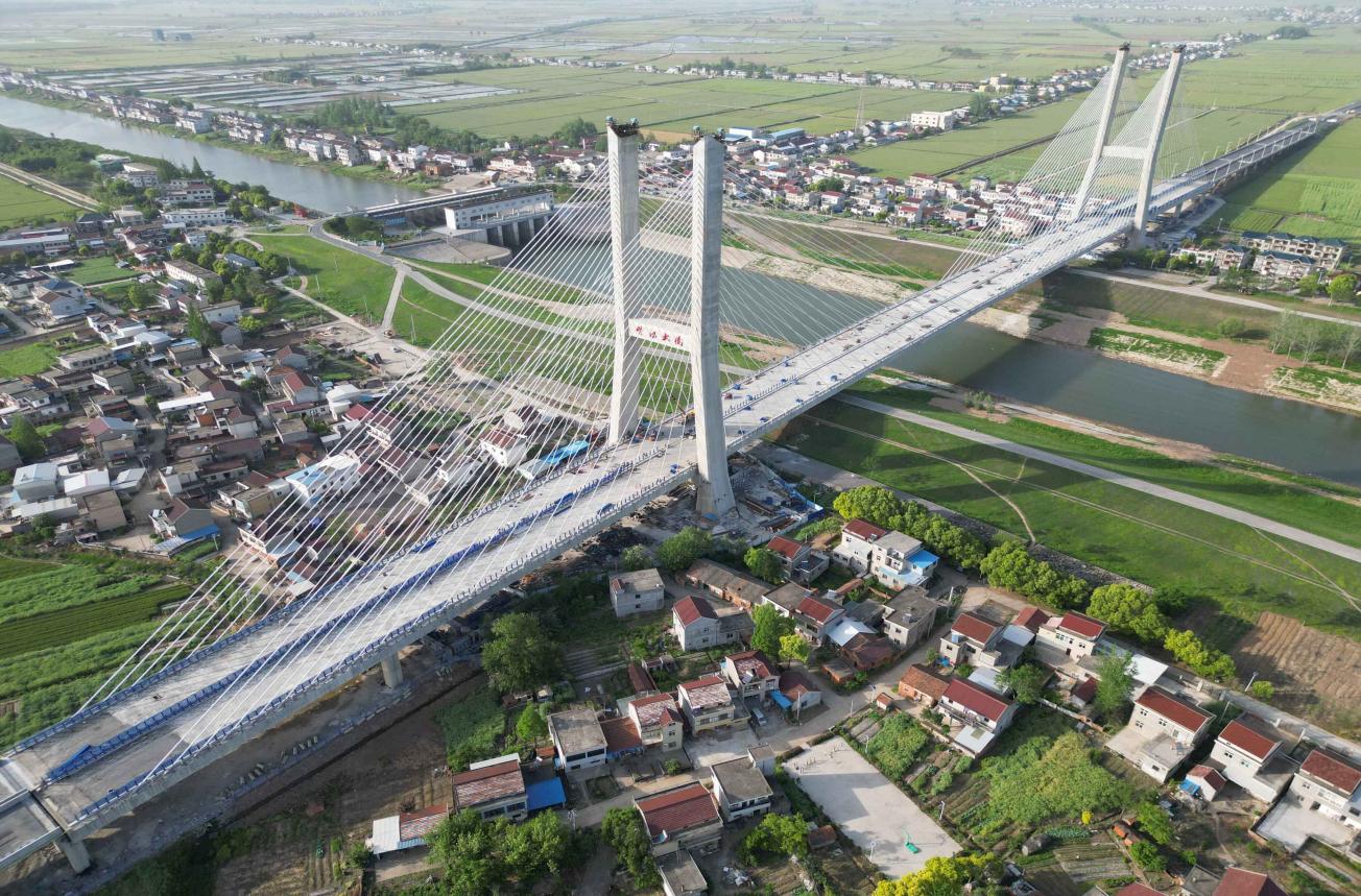 建设投资集团（原路桥集团）G347安九二期杨湾河特大桥。。。。。。。必一供图